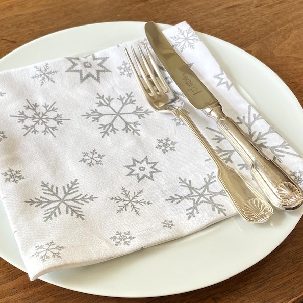 silver snowflakes christmas napkins
