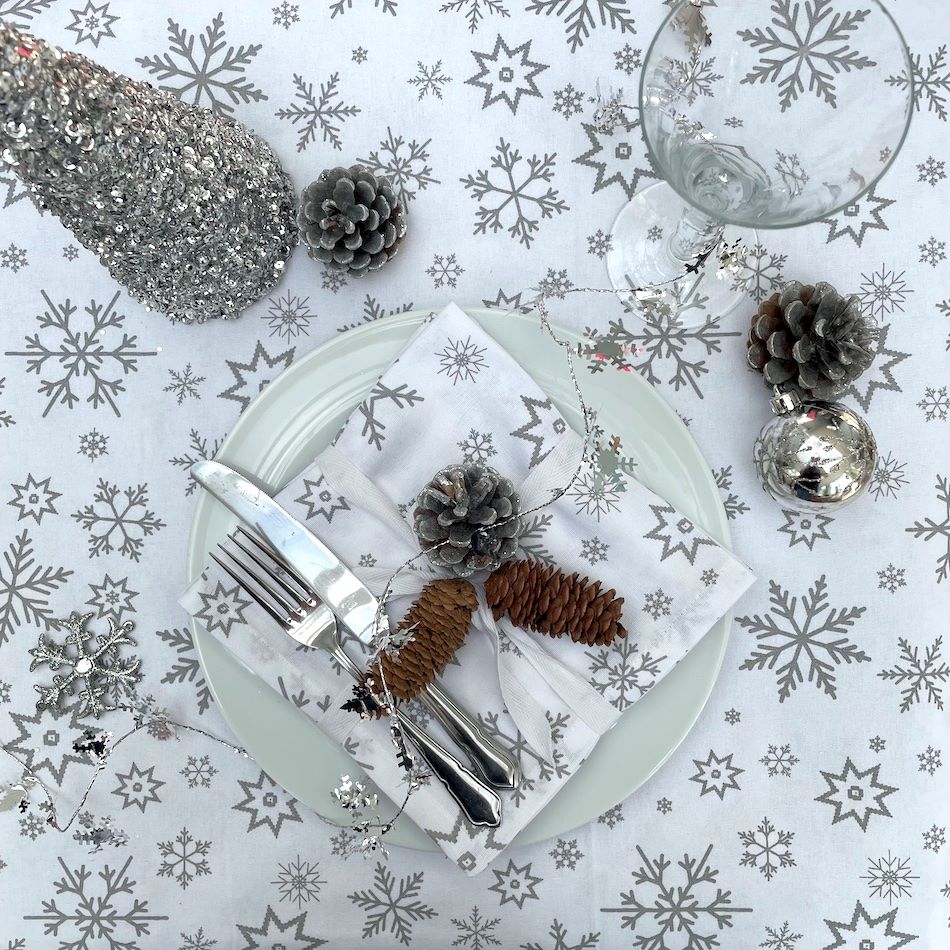silver snowflakes christmas napkins