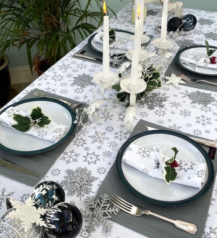 silver snowflakes christmas tablecloth