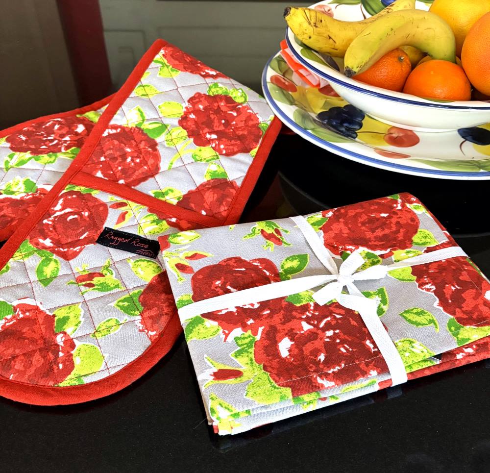 red rose tea towels and oven gloves